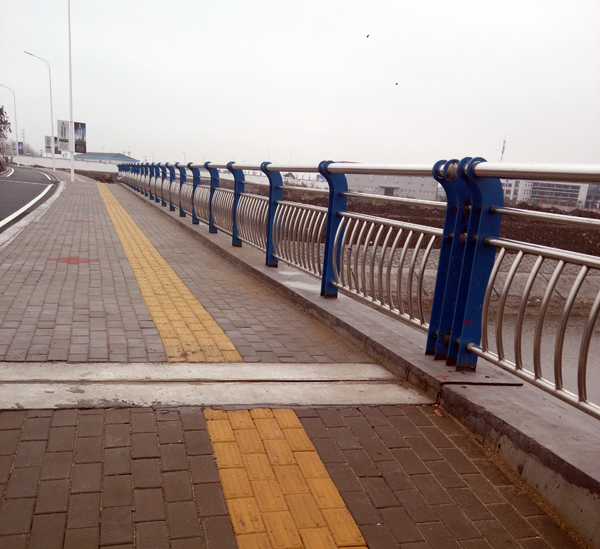 不锈钢复合管桥梁栏杆-4